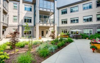 13 – DSC00141hdr Mission Creek Landing, Kelowna - exterior
