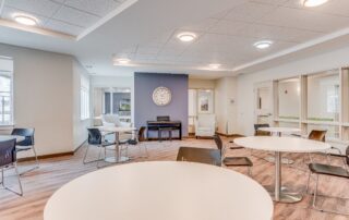 5 – DSC00106hdr Mission Creek Landing, Kelowna - interior