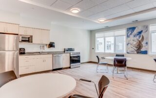 6 – DSC00111hdr Mission Creek Landing, Kelowna - interior